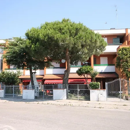 Agenzia Vear - Sabrina 12 * Lido delle Nazioni